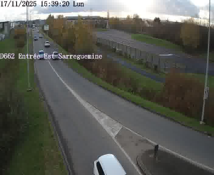 Point de vue trafic déployé sur D662 (France) à Sarreguemines, regardant vers Sarreguemines, aidant conducteurs et services à anticiper les flux.