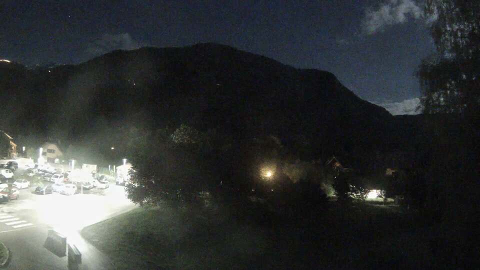 Webcam au niveau de la mairie du village du Bourg d'Oisans, aux pieds de l'Alpe d'Huez et aux portes du parc des Écrins