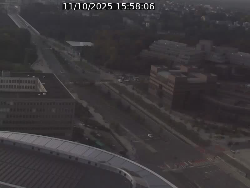 Webcam sur l'avenue John Fitzgerald Kennedy (N51) avec vue sur le Pont rouge (Pont Grande Duchesse Charlotte), l'arrêt Pfaffenthal et l'entrée du quartier Kirchberg