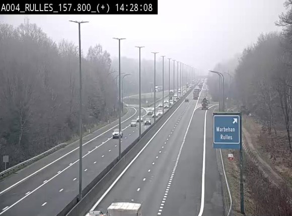 Webcam à hauteur de la sortie 28a donnant sur la P7 menant à Rulles. Vue orientée vers Luxembourg