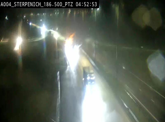 Webcam E411 à Sterpenich en Belgique près de la frontière du Luxembourg. Vue orientée vers Bruxelles