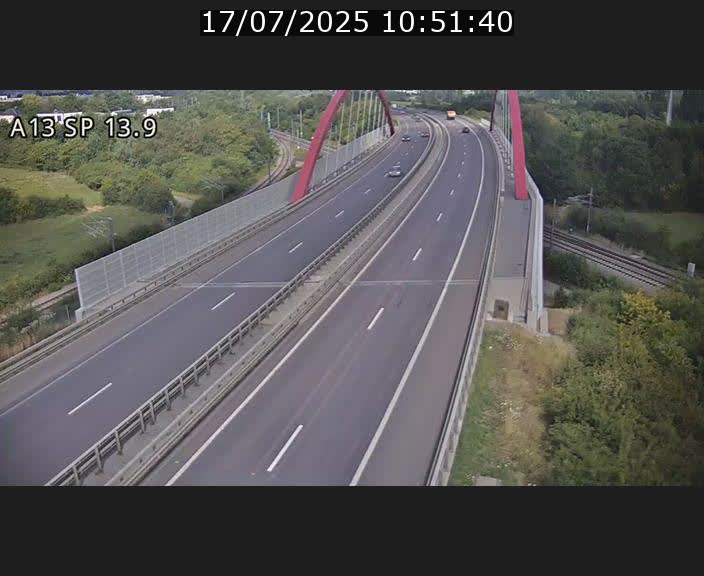 Traffic live webcam Luxembourg Kayl - A13 direction Esch-sur-Alzette/Luxembourg-ville - BK 13.9