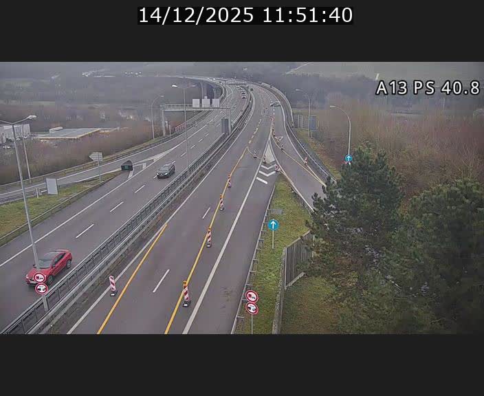 Webcam autoroute A13 à la sortie est du tunnel Markusbierg à Schengen. Vue sur le pont de la Moselle, vers l'Allemagne