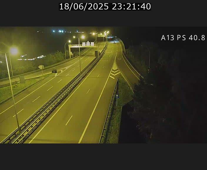 Webcam autoroute A13 à la sortie est du tunnel Markusbierg à Schengen. Vue sur le pont de la Moselle, vers l'Allemagne