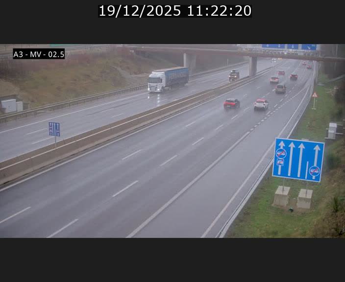 Webcam autoroute A3 au Luxembourg à proximité de la Croix de Gasperich. Vue orientée vers Luxembourg