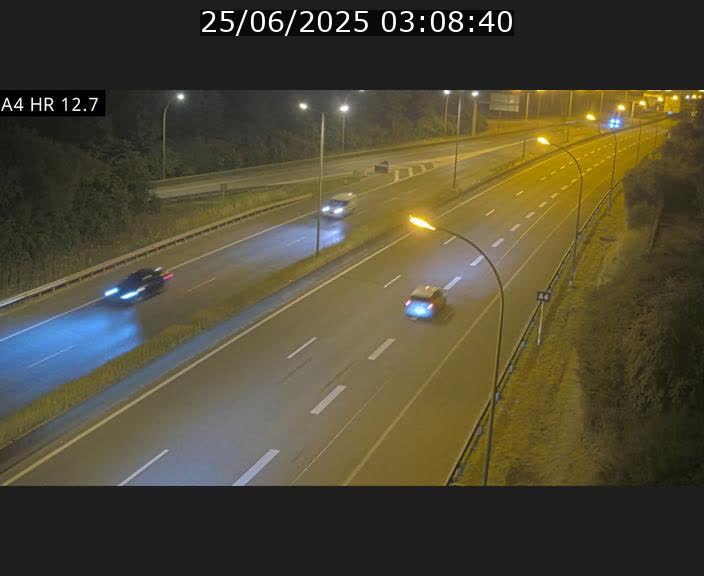 Traffic live webcam Luxembourg Esch sur Alzette - A4 - BK 12.7 - direction Esch-Belval