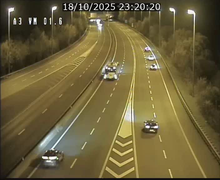 Traffic live webcam Luxembourg - Croix de Gasperich - A3 - BK 1.6 - direction France/Aire de Berchem