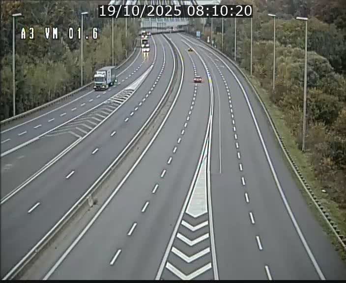 Traffic live webcam Luxembourg - Croix de Gasperich - A3 - BK 1.6 - direction France/Aire de Berchem