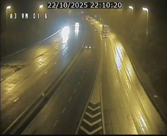 Traffic live webcam Luxembourg - Croix de Gasperich - A3 - BK 1.6 - direction France/Aire de Berchem