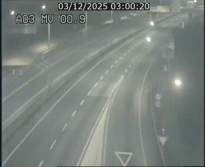 Traffic live webcam Luxembourg Croix de Gasperich - A3 - BK 0.4 - direction Luxembourg