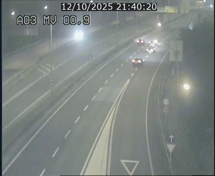 Traffic live webcam Luxembourg Croix de Gasperich - A3 - BK 0.4 - direction Luxembourg
