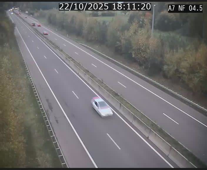Caméra autoroute Luxembourg A7 - Passage à gibier Rëngelbour - direction Tunnel Grouft