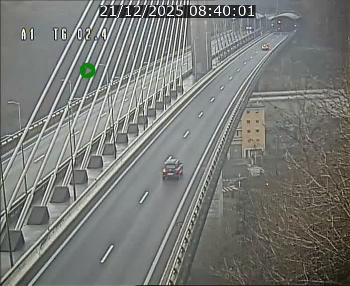 Traffic live webcam Luxembourg Sandweiler - A1 direction Luxembourg-ville - BK 2.4
