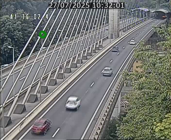 Traffic live webcam Luxembourg Sandweiler - A1 direction Luxembourg-ville - BK 2.4