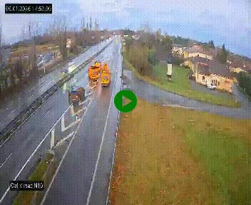 Vue en direct de l'autoroute A10 grâce à un drône situé au-dessus du péage de Virsac