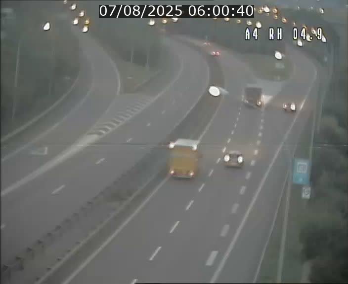 Traffic live webcam Luxembourg Leudelange - A4 - BK 4.9 - direction Luxembourg