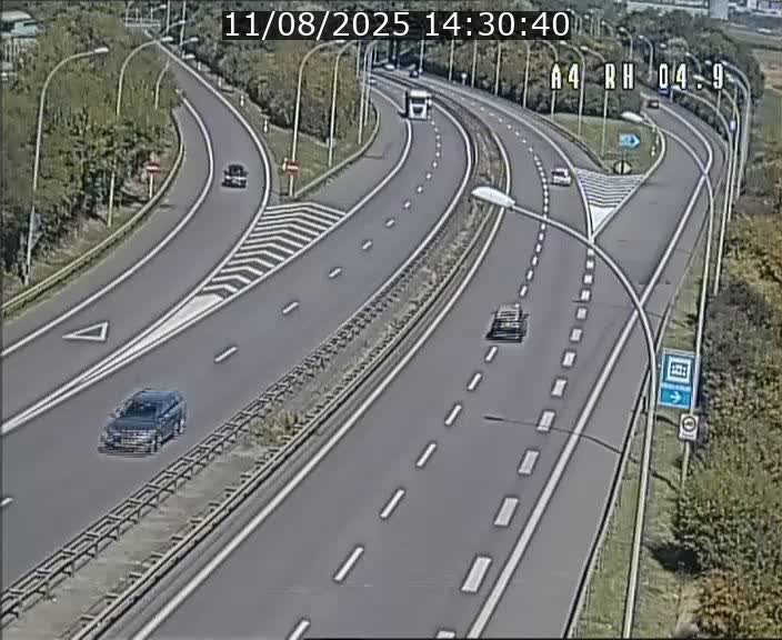 Traffic live webcam Luxembourg Leudelange - A4 - BK 4.9 - direction Luxembourg