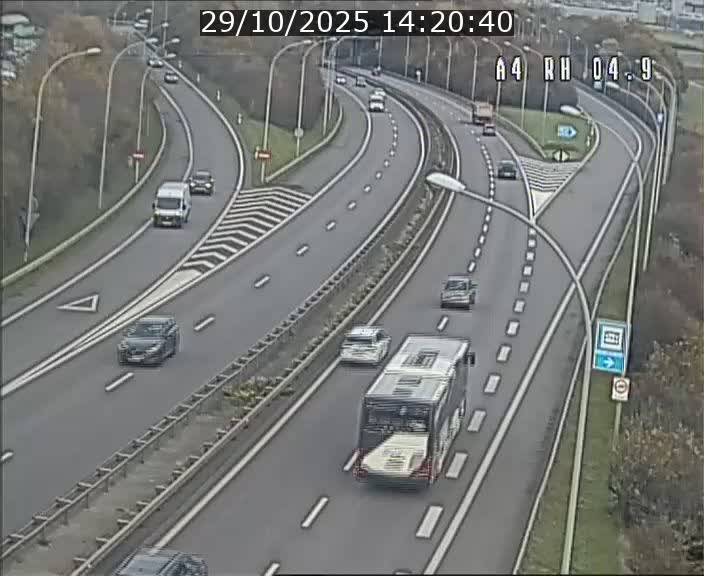 Traffic live webcam Luxembourg Leudelange - A4 - BK 4.9 - direction Luxembourg