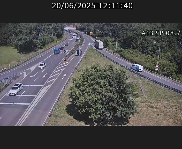 Traffic live webcam Luxembourg Jonction Lankelz - A13 direction Pétange - BK 8.7 