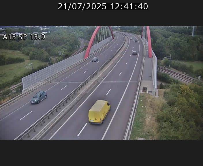 Traffic live webcam Luxembourg Kayl - A13 direction Esch-sur-Alzette/Luxembourg-ville - BK 13.9