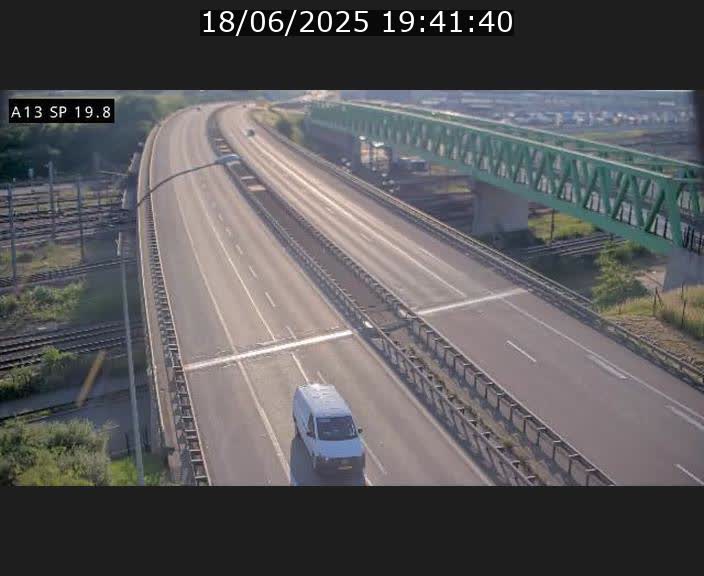 Traffic live webcam Luxembourg Croix de Bettembourg - A13 direction Esch-sur-Alzette - BK 19.8