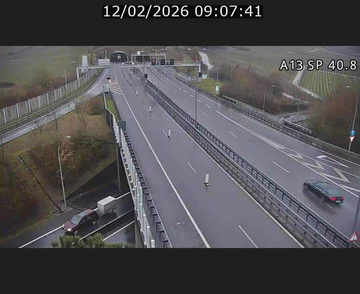 Webcam avec vue sur l'entrée côté allemand du tunnel Markusbierg à Schengen. Vue orientée vers le tunnel et Bettembourg