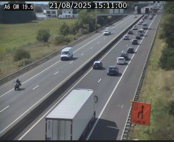 Traffic live webcam Luxembourg - Steinfort - A6 - BK 19.6 - direction Belgique