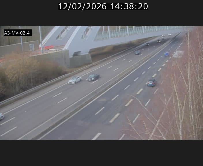 Webcam autoroute de la France (A3) au Luxembourg à Fentange, à proximité de la Croix de Gasperich. Vue orientée vers la Cloche d'Or