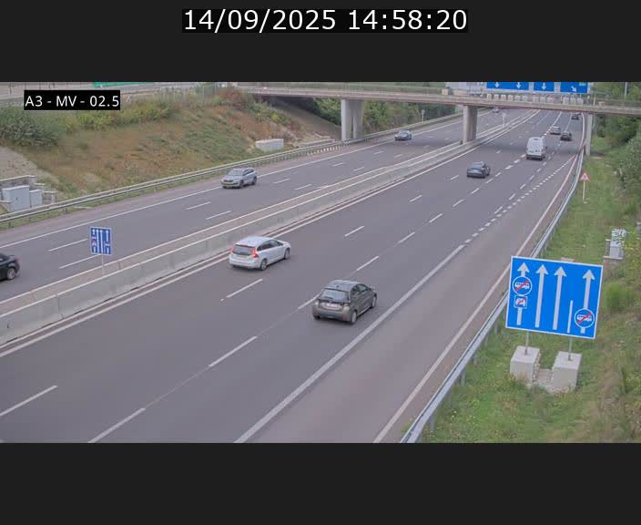 Webcam autoroute A3 au Luxembourg à proximité de la Croix de Gasperich. Vue orientée vers Luxembourg