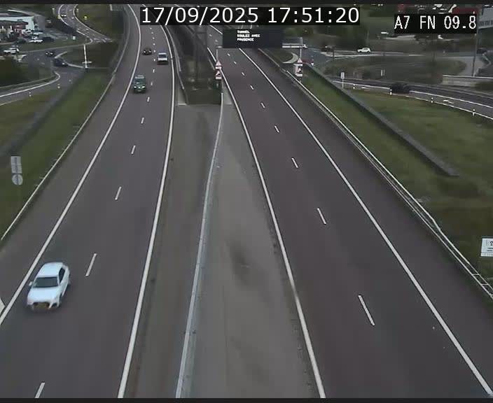 Caméra trafic Luxembourg - A7, Tunnel Gousselerbierg, sortie sud, direction rond-point Lorentzweiler (BK 9.9)