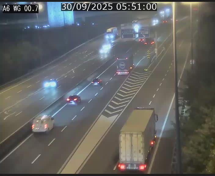 Traffic live webcam Luxembourg Croix de Cessange - A6 - BK 0.7 - direction A3 France