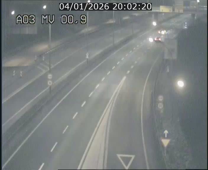 Traffic live webcam Luxembourg Croix de Gasperich - A3 - BK 0.4 - direction Luxembourg