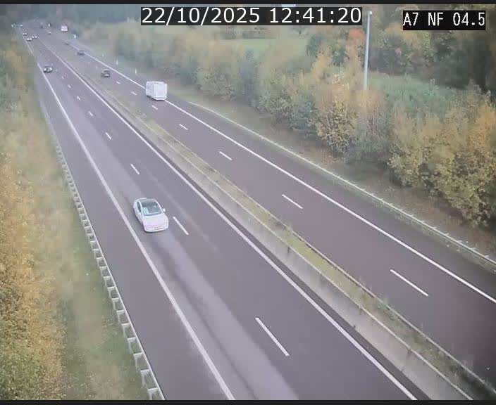 Caméra autoroute Luxembourg A7 - Passage à gibier Rëngelbour - direction Tunnel Grouft