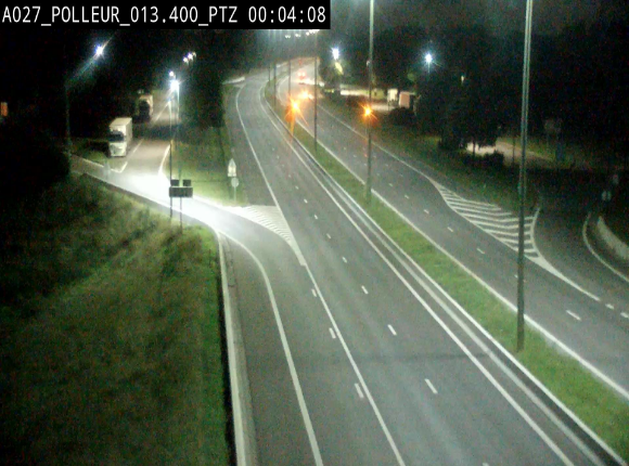 Webcam A27/E42 avec vue sur le parking de l'aire de Polleur, après le Viaduc de Polleur à Theux. Vue orientée vers Liège