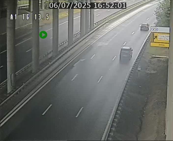 Traffic live webcam Luxembourg Senningen - A1 direction Luxembourg - BK 13.5