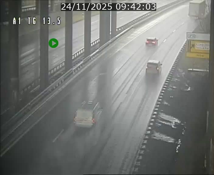 Traffic live webcam Luxembourg Senningen - A1 direction Luxembourg - BK 13.5