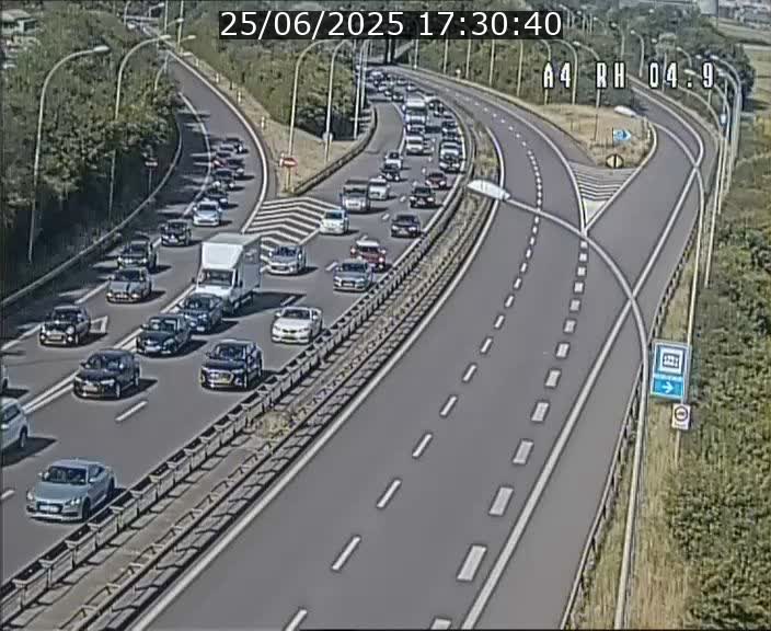 Traffic live webcam Luxembourg Leudelange - A4 - BK 4.9 - direction Luxembourg