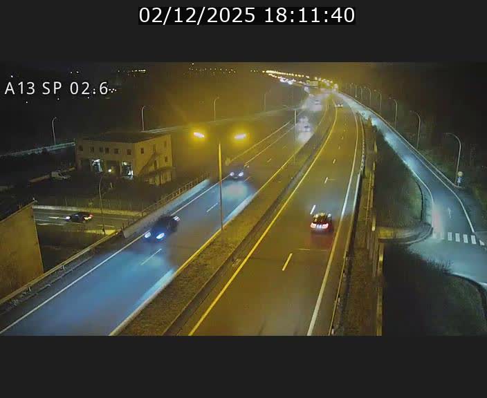Traffic live webcam Luxembourg Sanem - A13 direction Pétange - BK 2.6