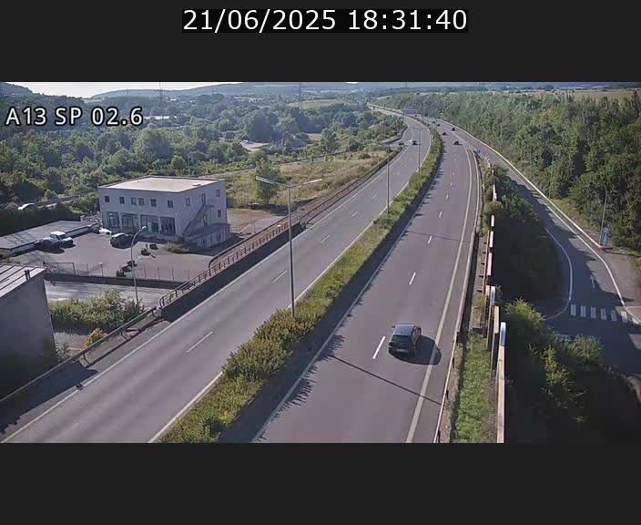 Traffic live webcam Luxembourg Sanem - A13 direction Pétange - BK 2.6