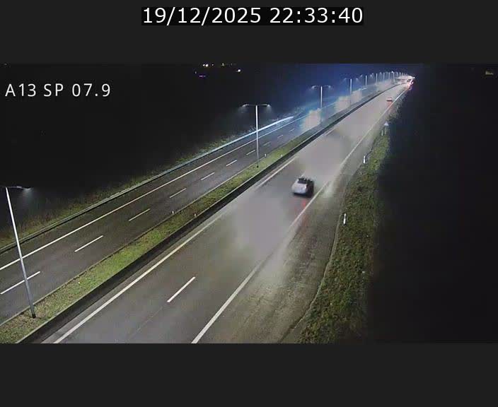 Traffic live webcam Luxembourg Jonction Lankelz - A13 direction Pétange - BK 7.9
