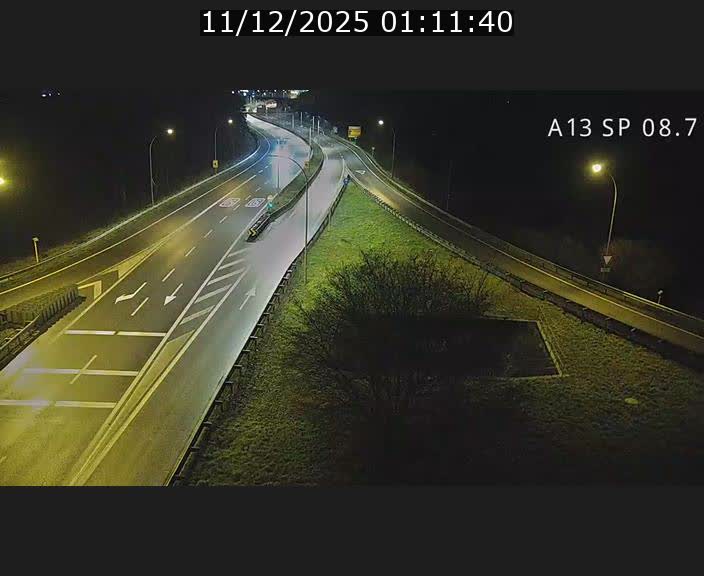 Traffic live webcam Luxembourg Jonction Lankelz - A13 direction Pétange - BK 8.7