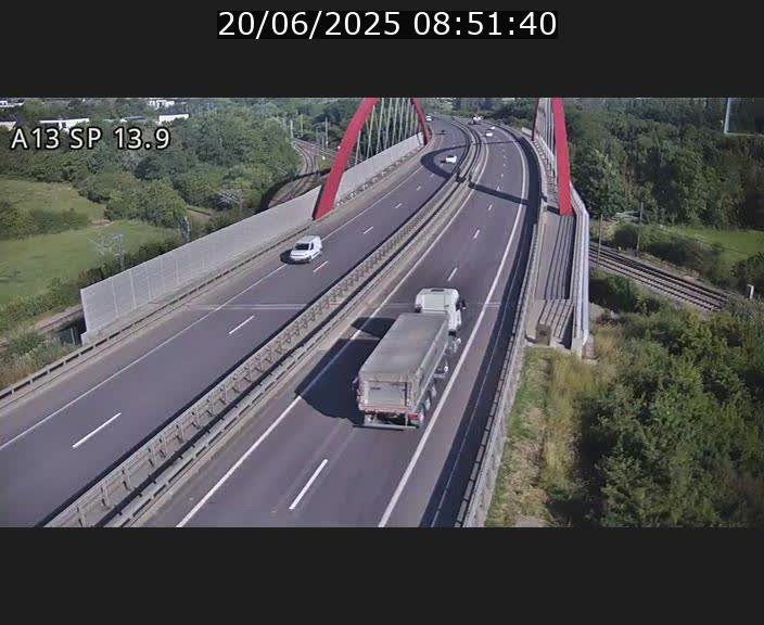 Traffic live webcam Luxembourg Kayl - A13 direction Esch-sur-Alzette/Luxembourg-ville - BK 13.9