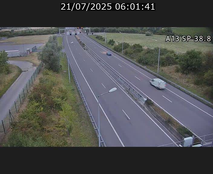 Webcam autoroute A13 à l'entrée ouest du tunnel Markusbierg à Schengen. Vue orientée vers le tunnel et l'Allemagne