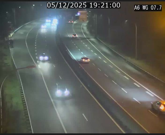 Traffic live webcam Luxembourg - Bridel - A6 - BK 7.7 - direction Belgique