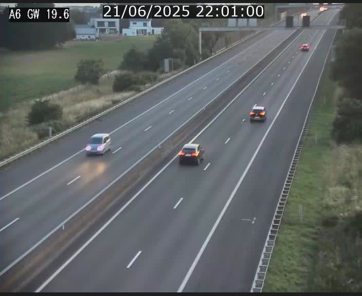 Traffic live webcam Luxembourg - Steinfort - A6 - BK 19.6 - direction Belgique