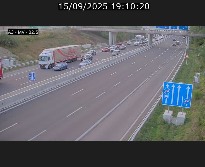 Webcam autoroute A3 au Luxembourg à proximité de la Croix de Gasperich. Vue orientée vers Luxembourg