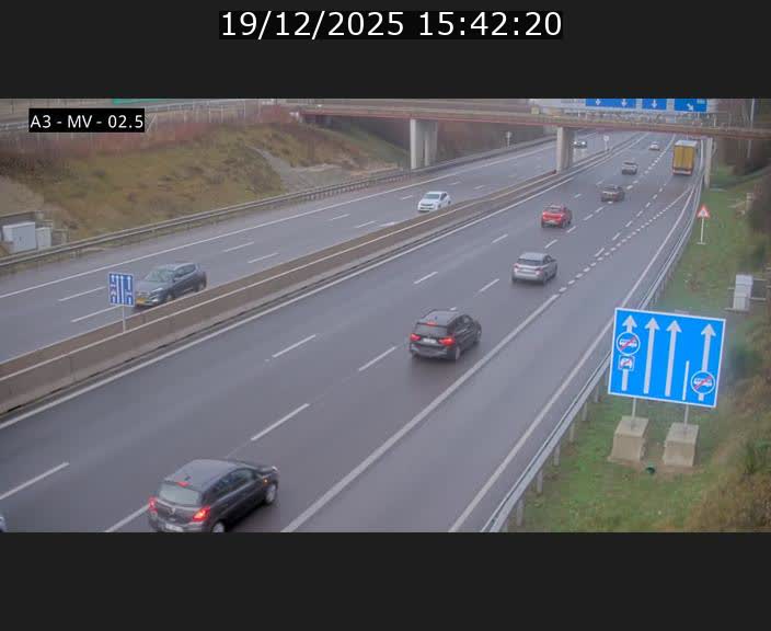 Webcam autoroute A3 au Luxembourg à proximité de la Croix de Gasperich. Vue orientée vers Luxembourg