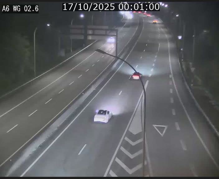 Traffic live webcam Luxembourg Croix de Cessange - A6 - BK 2.6 - direction France/Allemagne
