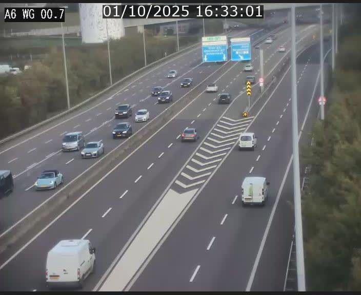 Traffic live webcam Luxembourg Croix de Cessange - A6 - BK 0.7 - direction A3 France