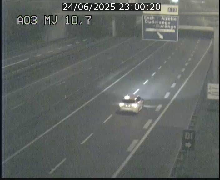 Traffic live webcam Luxembourg Croix de Bettembourg - A3 - BK 10.7 - direction France
